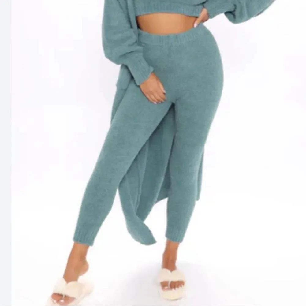 Fashion Nova Green Teal Fuzzy Soft Joggers Pants Women’s XL